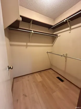 $274,900 | 6213 Belle Isle Lane, Fort Wayne, IN 46835