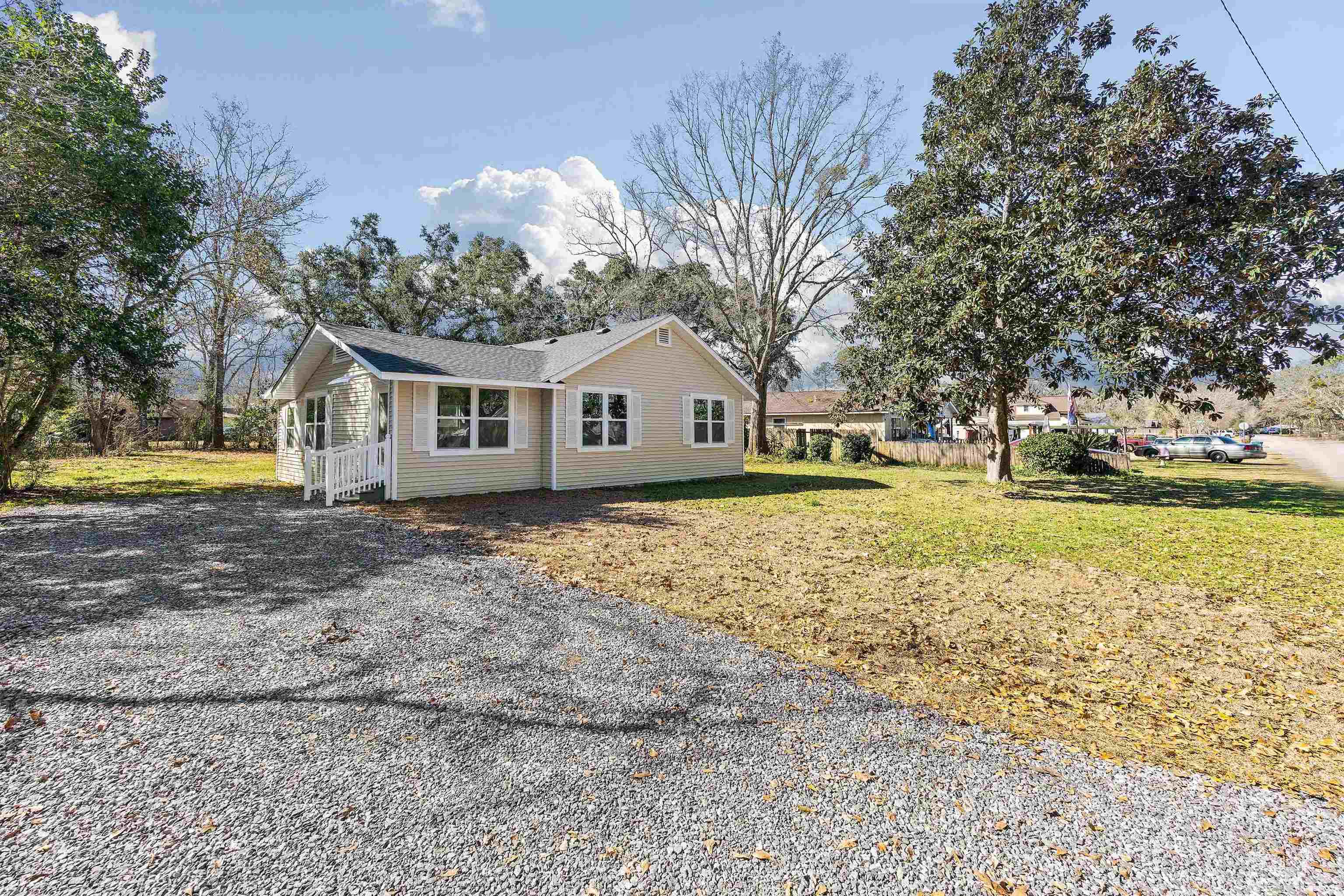 615 West Marigold Avenue Foley, AL 36535 - Photo 2 of 23