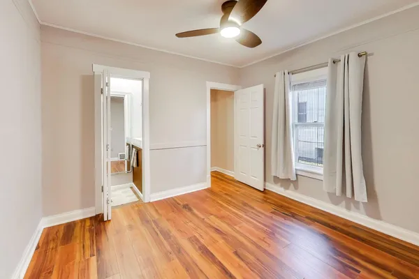 $2,800 | 440 West Main Street, Barrington, IL 60010