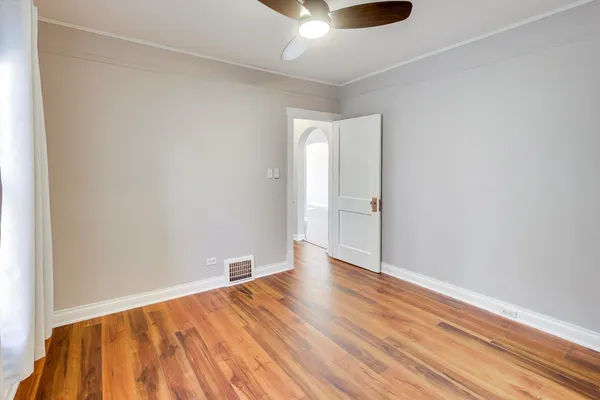 $2,800 | 440 West Main Street, Barrington, IL 60010