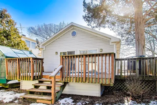 $2,800 | 440 West Main Street, Barrington, IL 60010