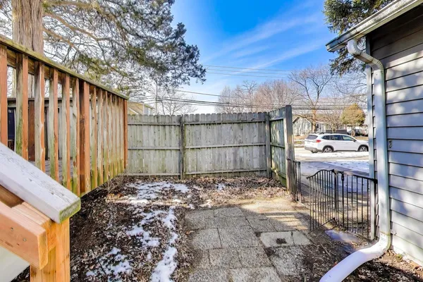 $2,800 | 440 West Main Street, Barrington, IL 60010