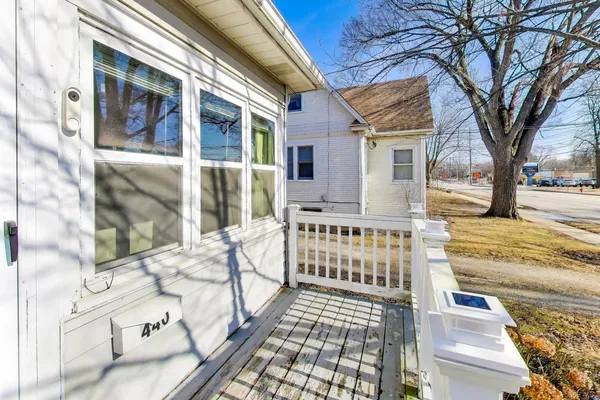 $2,800 | 440 West Main Street, Barrington, IL 60010