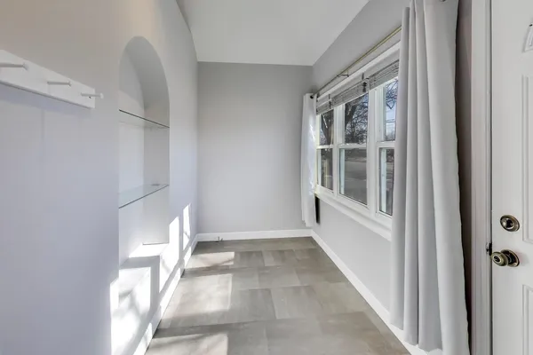 $2,800 | 440 West Main Street, Barrington, IL 60010