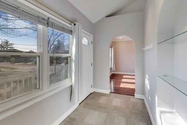 $2,800 | 440 West Main Street, Barrington, IL 60010