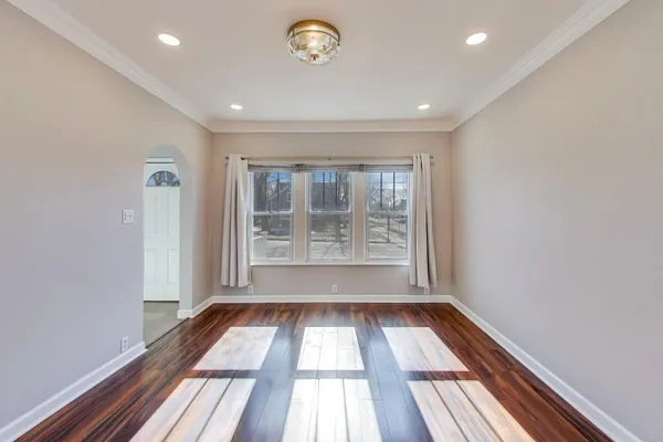 $2,800 | 440 West Main Street, Barrington, IL 60010