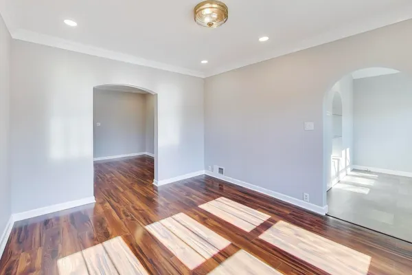 $2,800 | 440 West Main Street, Barrington, IL 60010