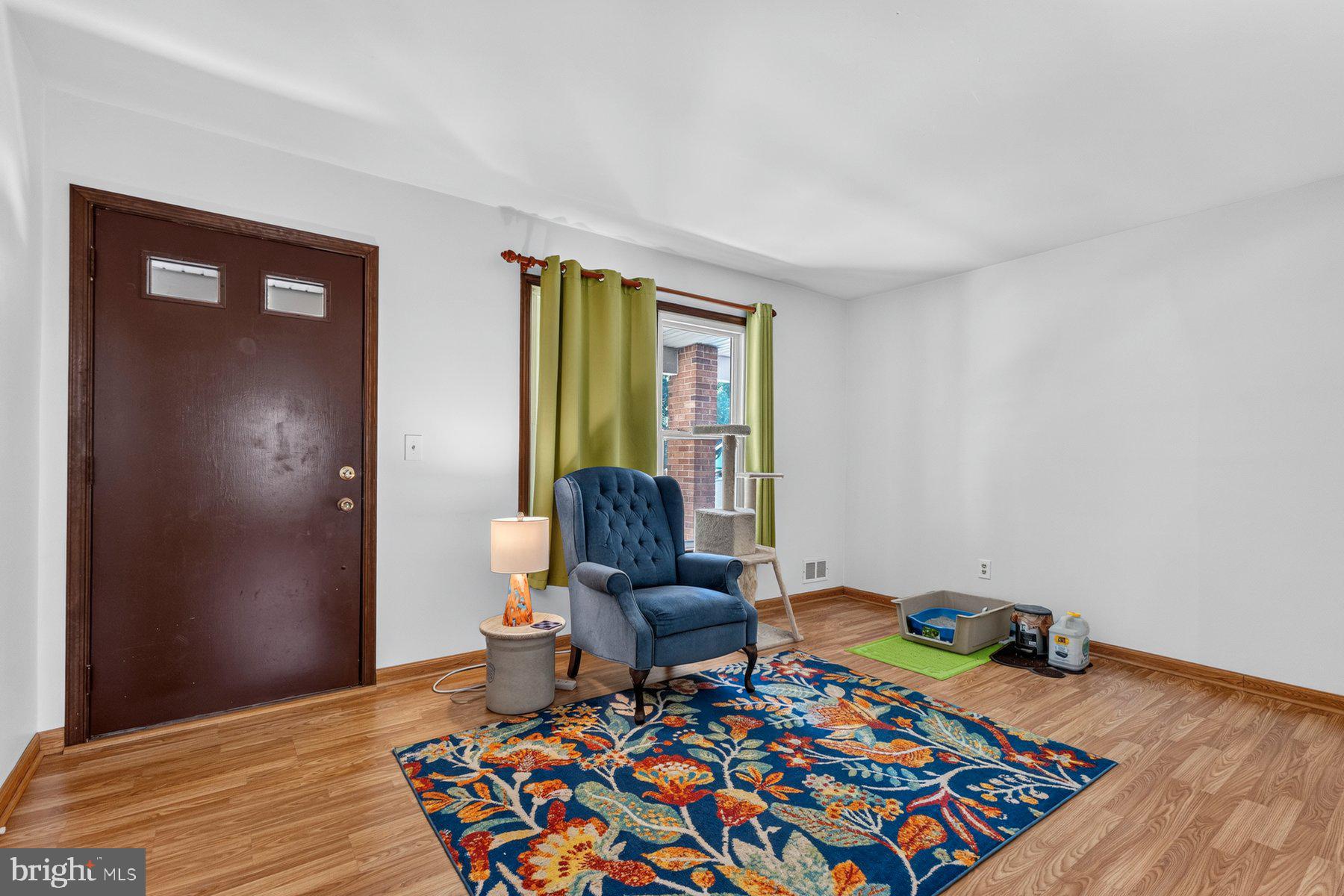 328 Sansbury Road Friendship, MD 20758 - Photo 19 of 35 Living Room