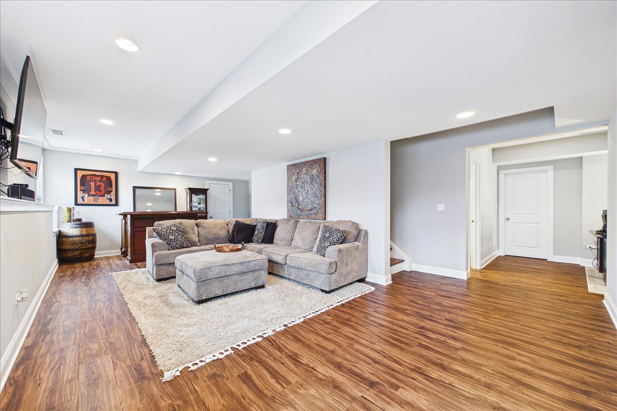 811 Michigan Street Wheaton, IL 60187 - Photo 22 of 33