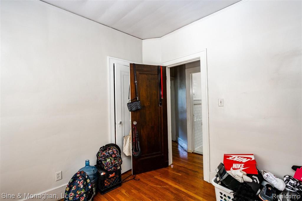 884 Alter Road Detroit, MI 48215 - Photo 12 of 33