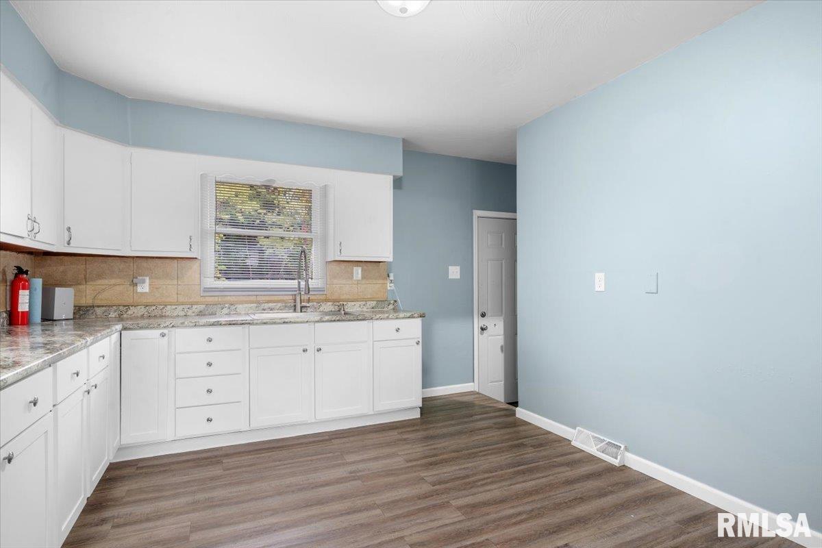2991 Niccolls Road Springfield, IL 62703 - Photo 11 of 35 Gallery Image 11