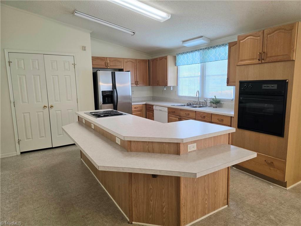 1991 Hedrick Mill Road Lexington, NC 27292 - Photo 7 of 17 Kitchen