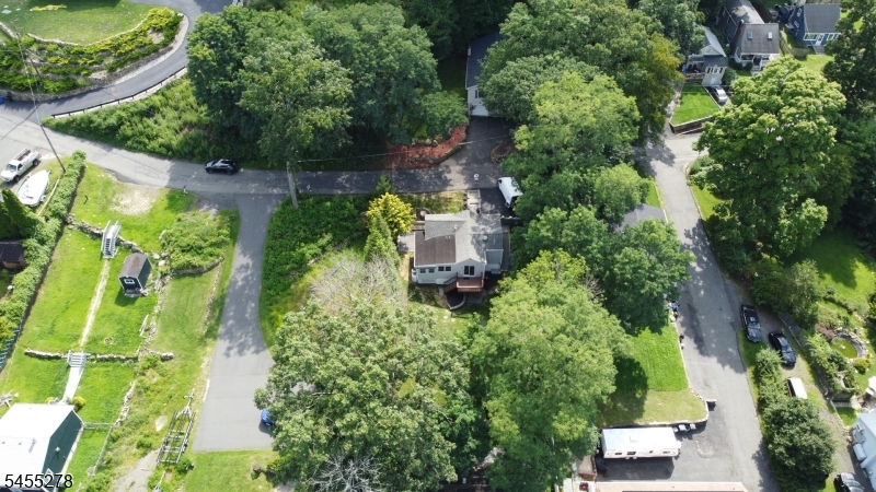 19 Sutton Road Hopatcong, NJ 07843 - Photo 33 of 38 Gallery Image 33