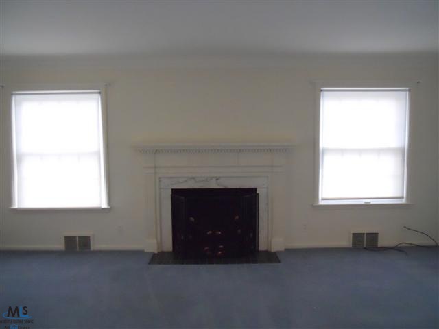 677 Neff Road Grosse Pointe, MI 48230 - Photo 3 of 30 31132447-2.JPG