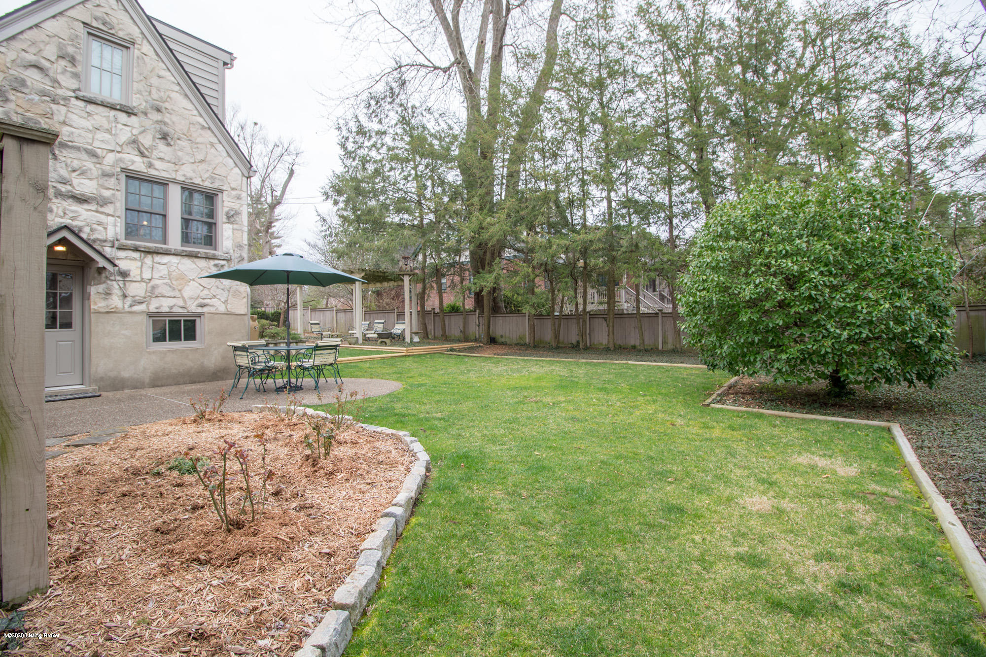 518 Emery Road Louisville, KY 40206 - Photo 24 of 31 Backyard view.