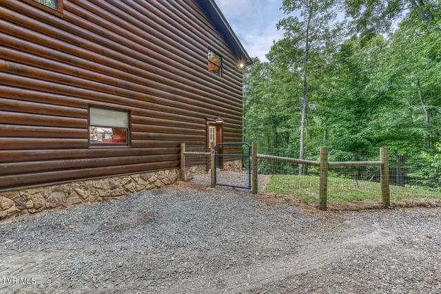 $1,199,000 | 191 Bear Ridge Drive, Butler, TN 37640