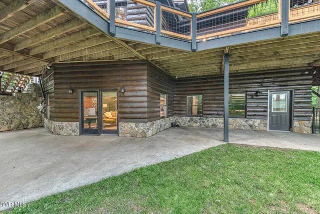 $1,199,000 | 191 Bear Ridge Drive, Butler, TN 37640