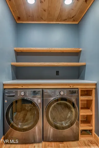 $1,199,000 | 191 Bear Ridge Drive, Butler, TN 37640