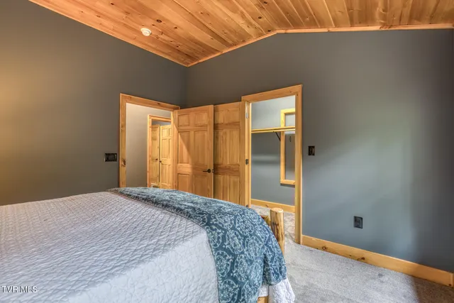 $1,199,000 | 191 Bear Ridge Drive, Butler, TN 37640