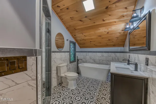 $1,199,000 | 191 Bear Ridge Drive, Butler, TN 37640