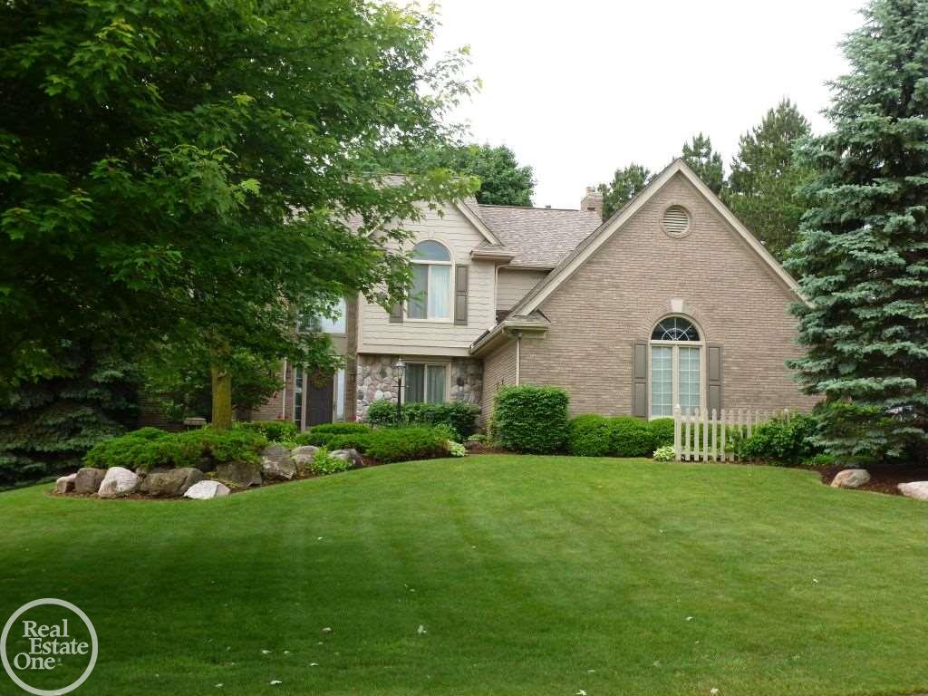 1901 Grayslake Drive Rochester Hills, MI 48306 - Photo 1 of 45