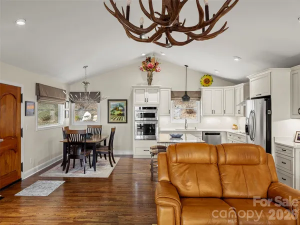 $1,150,000 | 220 Dulcimer Lane, Waynesville, NC 28786