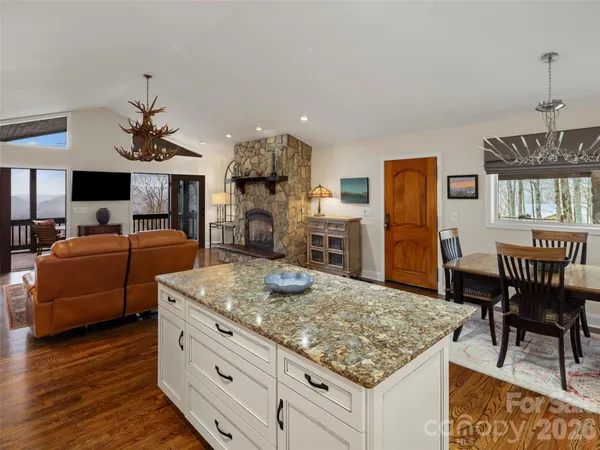 $1,150,000 | 220 Dulcimer Lane, Waynesville, NC 28786