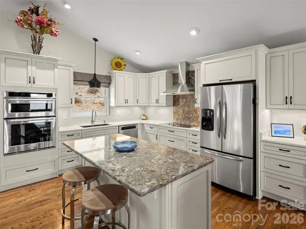 $1,150,000 | 220 Dulcimer Lane, Waynesville, NC 28786