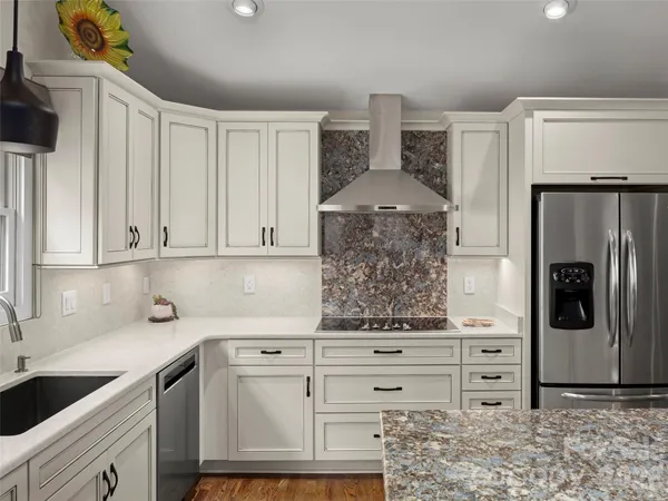 $1,150,000 | 220 Dulcimer Lane, Waynesville, NC 28786