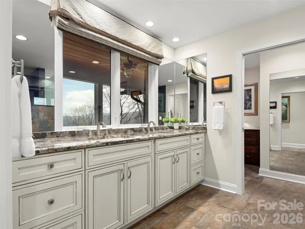 $1,150,000 | 220 Dulcimer Lane, Waynesville, NC 28786