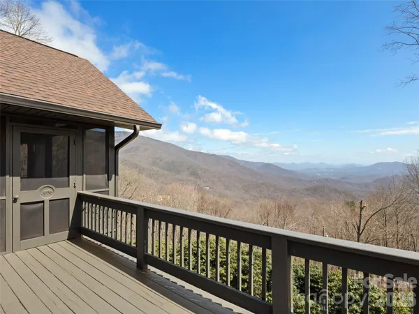 $1,150,000 | 220 Dulcimer Lane, Waynesville, NC 28786