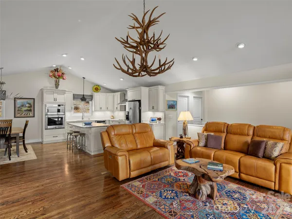 $1,150,000 | 220 Dulcimer Lane, Waynesville, NC 28786