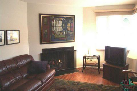 125 Merriweather Road Grosse Pointe, MI 48236 - Photo 3 of 9 852836-2.JPG