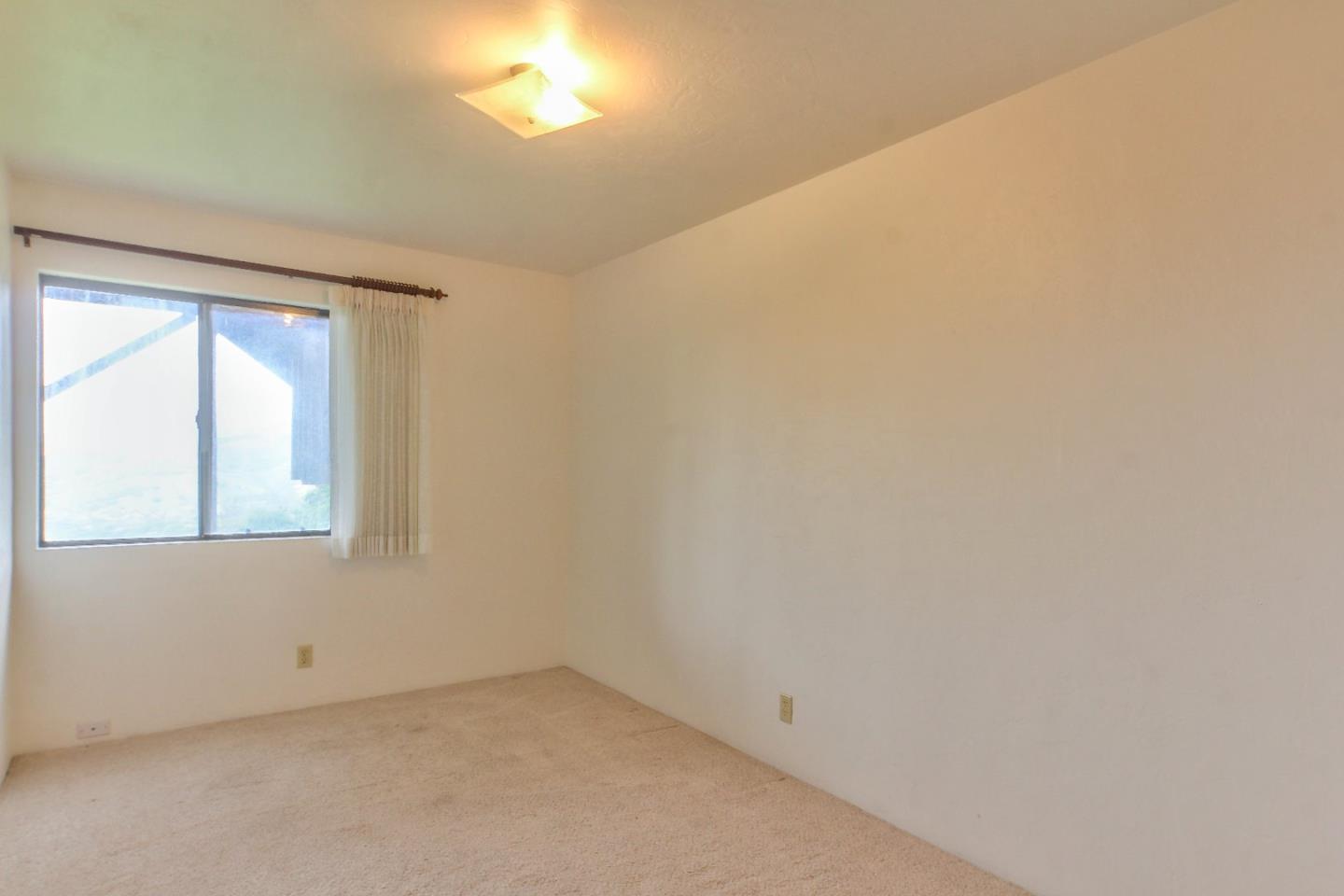 96 Robley Road Salinas, CA 93908 - Photo 34 of 41 an empty room with a window