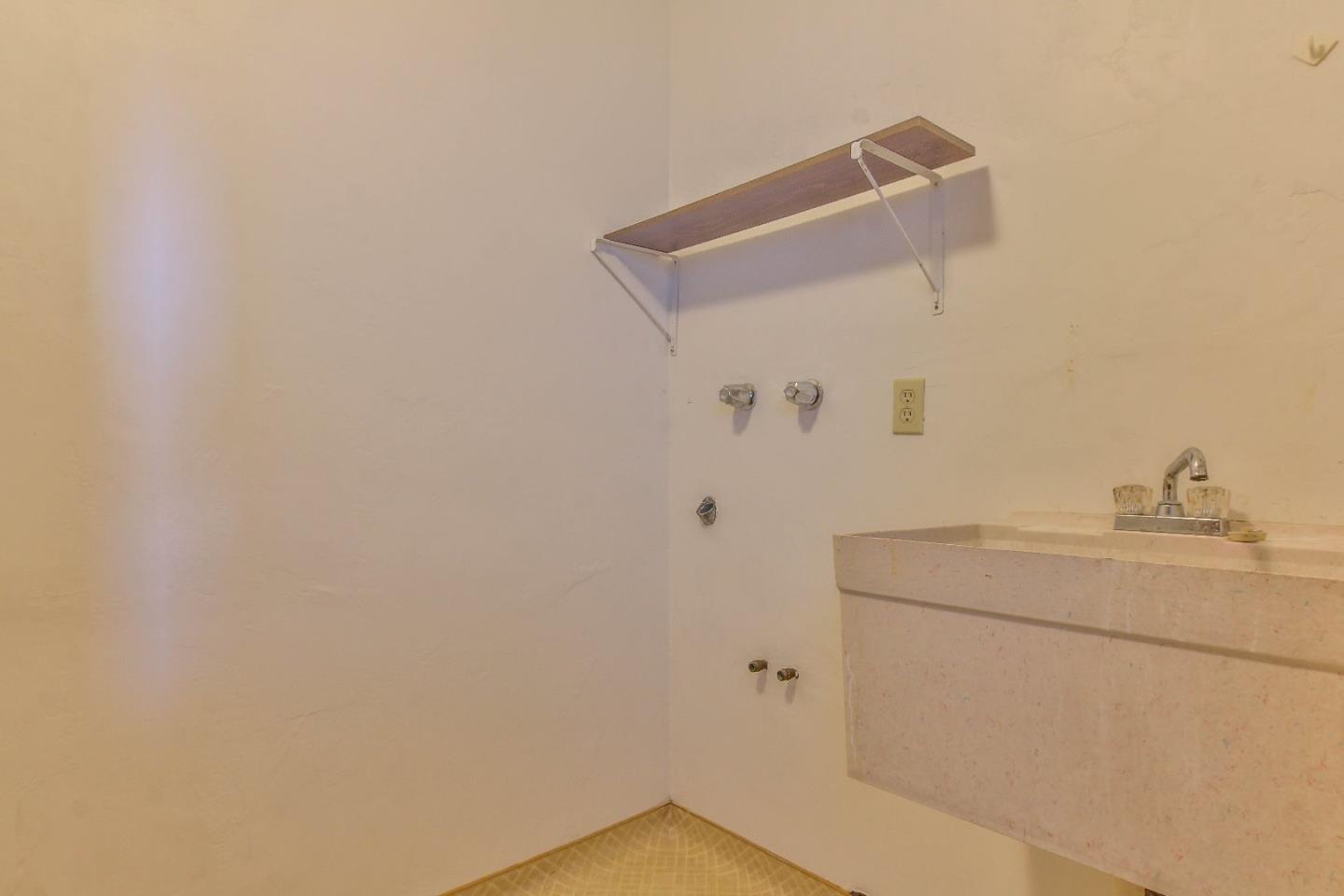 96 Robley Road Salinas, CA 93908 - Photo 38 of 41 a utility room with dryer and washer