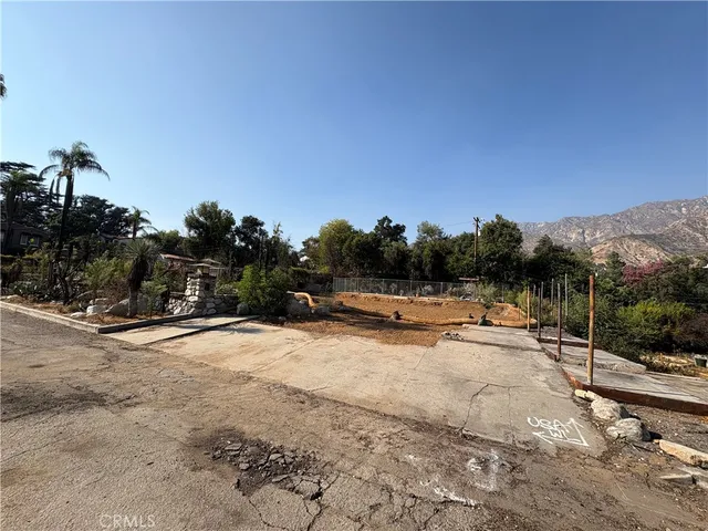 $699,000 | 1371 El Corto Drive, Altadena, CA 91001