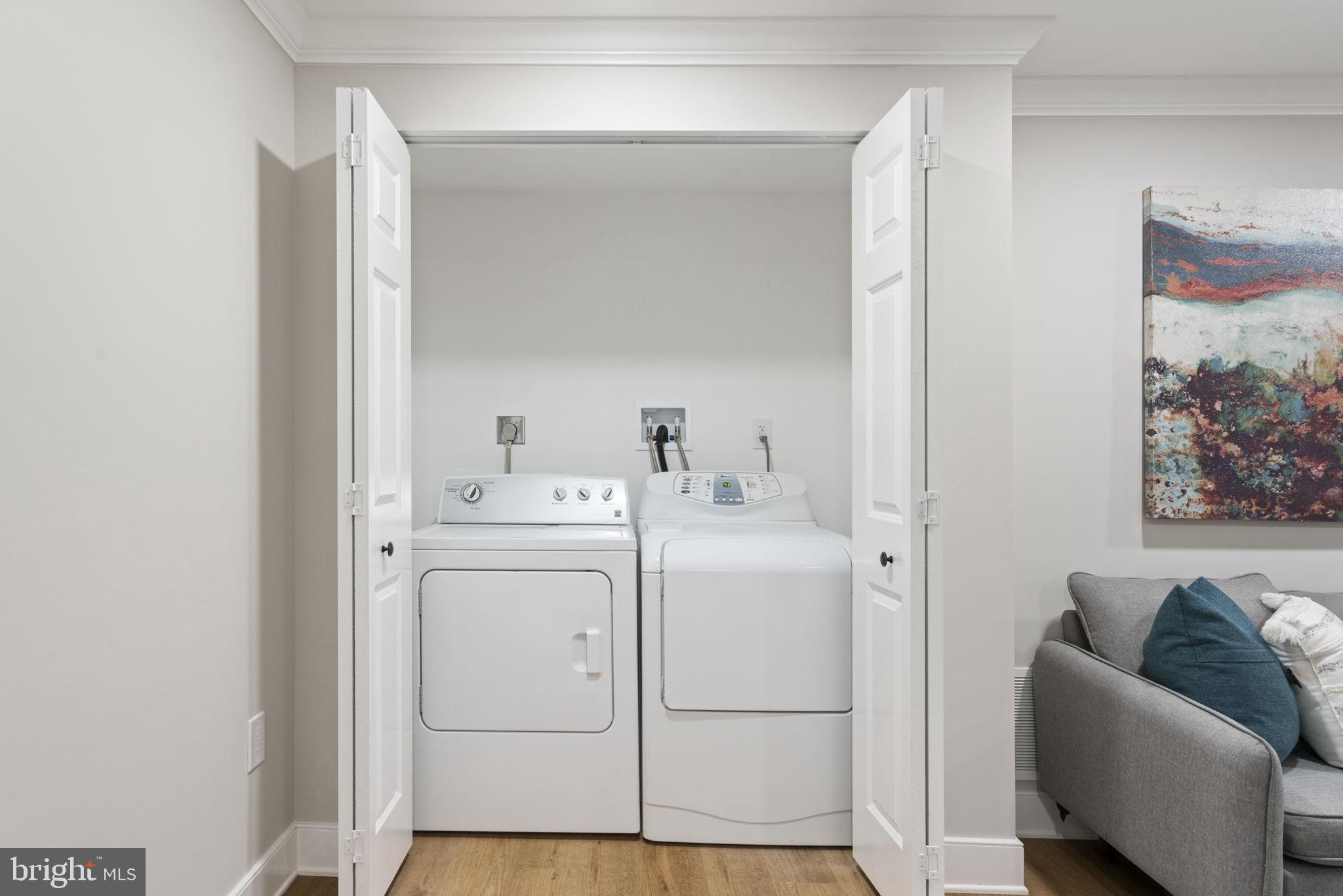 2891 Kelly Square Vienna, VA 22181 - Photo 20 of 39 a utility room with dryer and washer