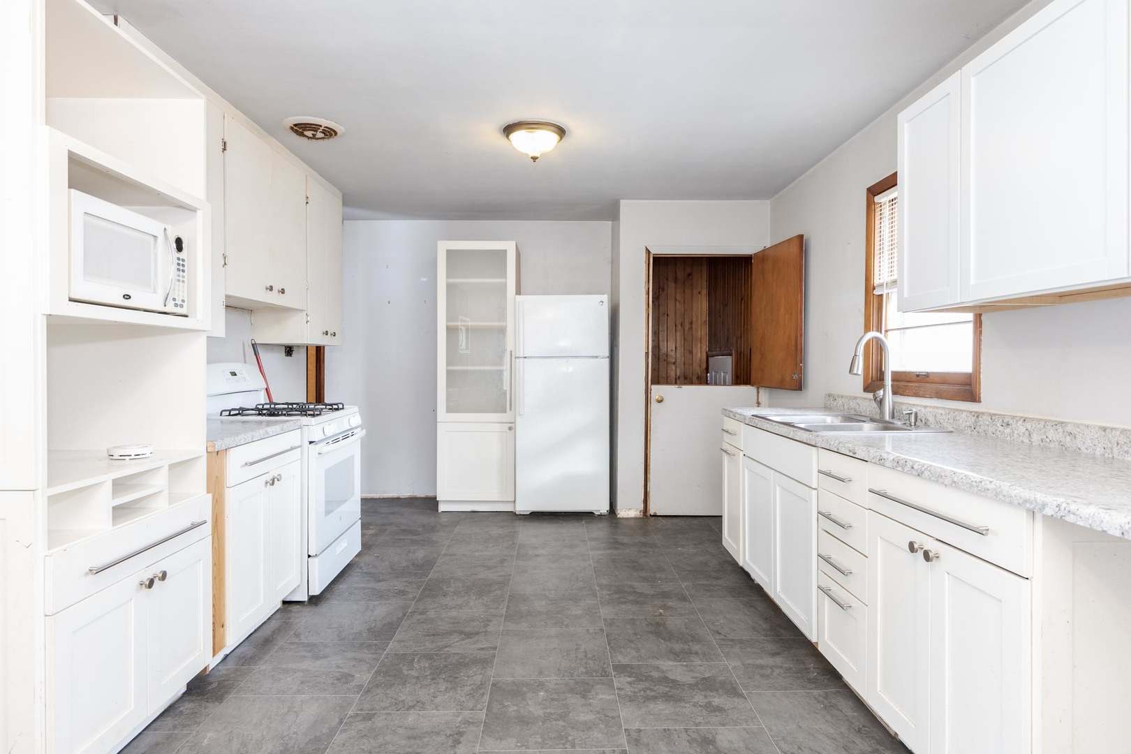 610 South Oak Street Pontiac, IL 61764 - Photo 15 of 32