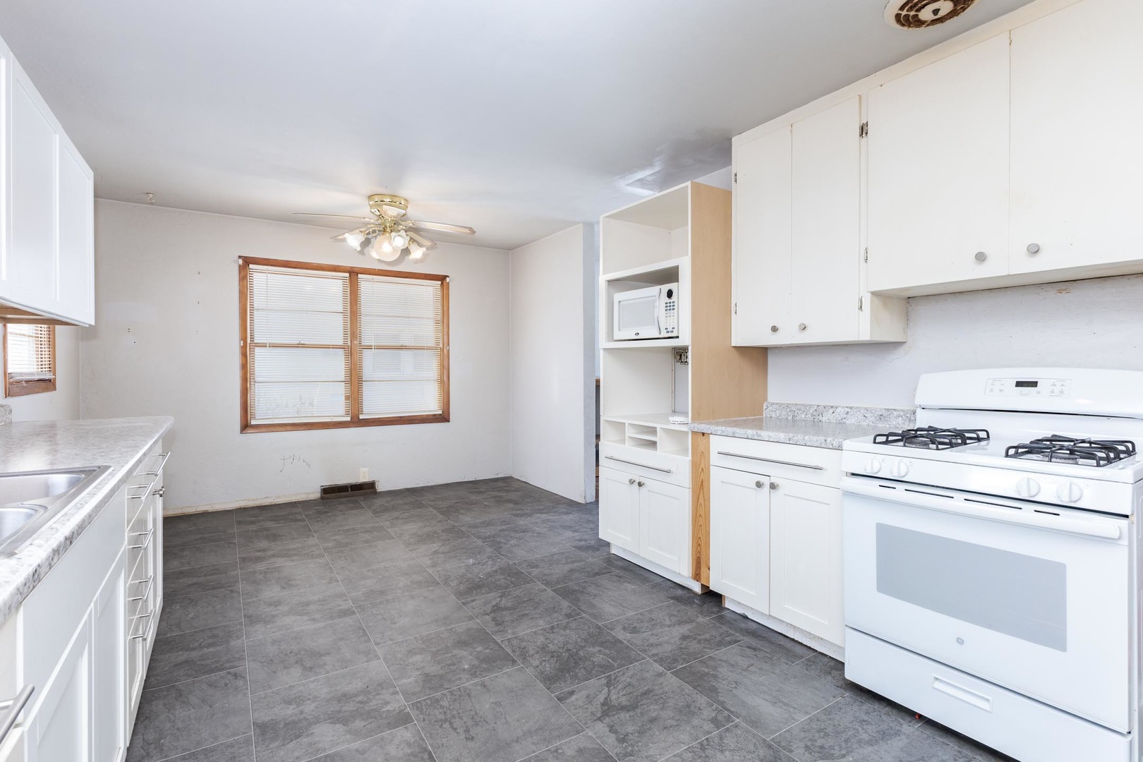 610 South Oak Street Pontiac, IL 61764 - Photo 18 of 32