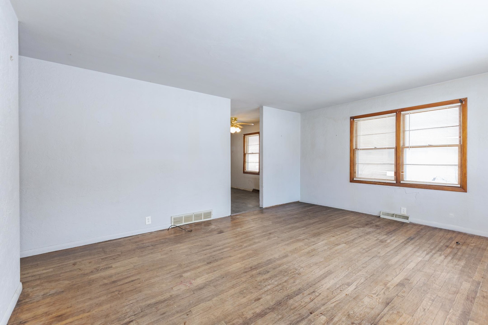 610 South Oak Street Pontiac, IL 61764 - Photo 9 of 32