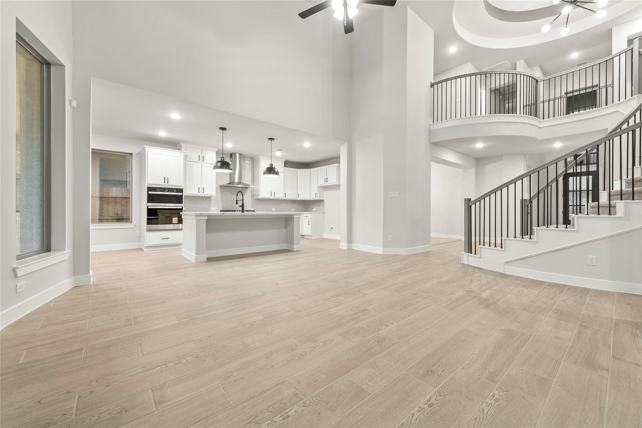 638 Walnut Br Drive Rosenberg, TX 77471 - Photo 3 of 27 a view of a kitchen and kitchen