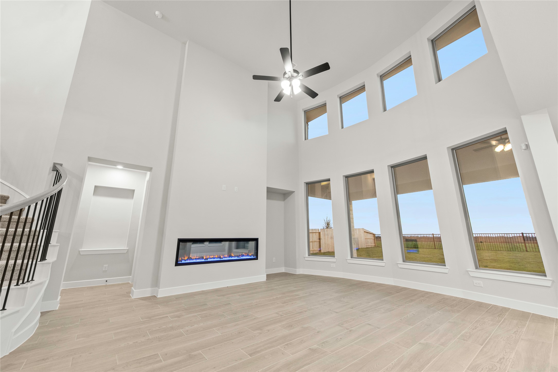 638 Walnut Br Drive Rosenberg, TX 77471 - Photo 4 of 27 a view of an empty room with a window