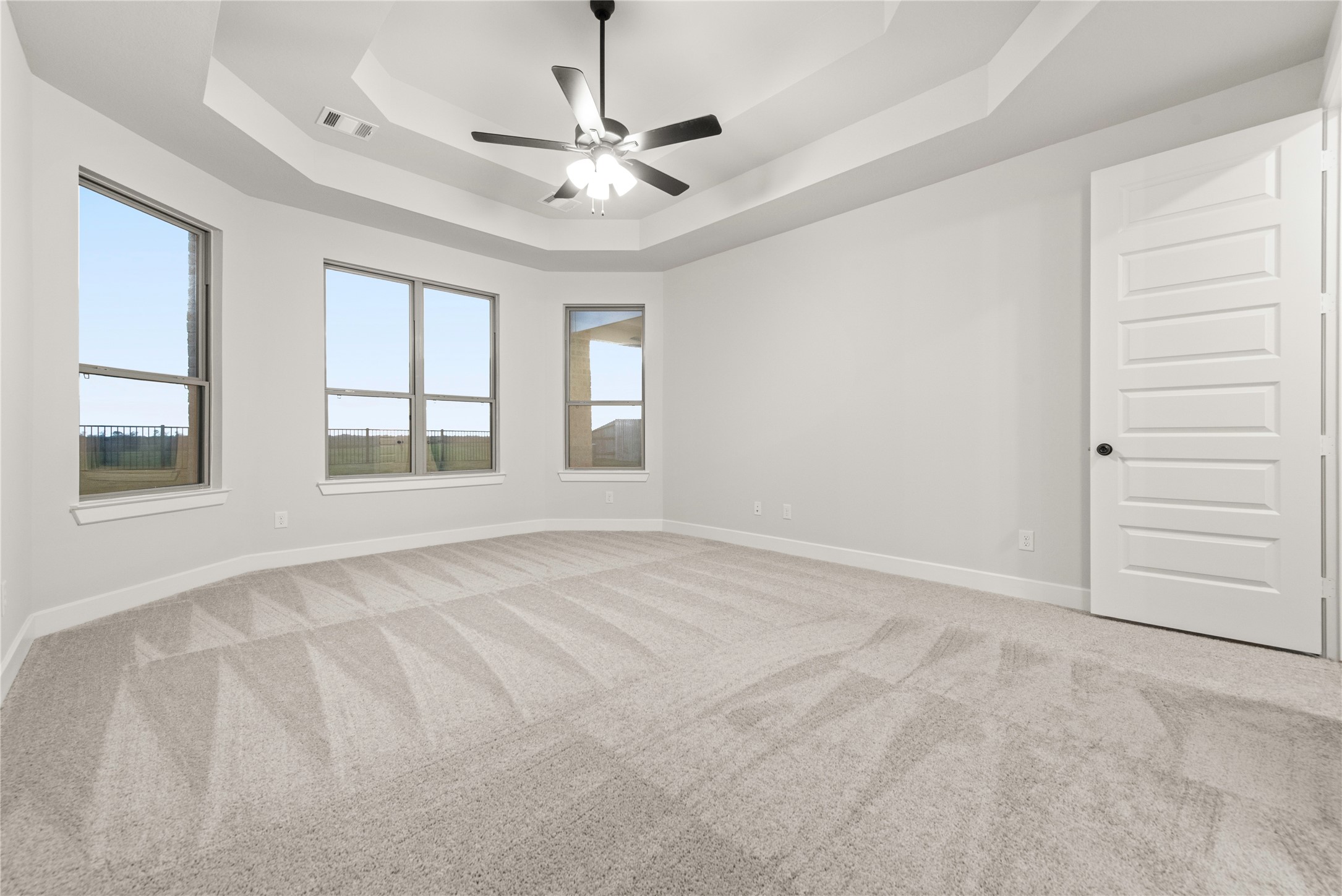 638 Walnut Br Drive Rosenberg, TX 77471 - Photo 9 of 27 a view of an empty room with a window