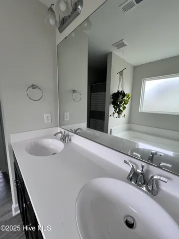 $1,975 | 616 Riggs Road, Hubert, NC 28539