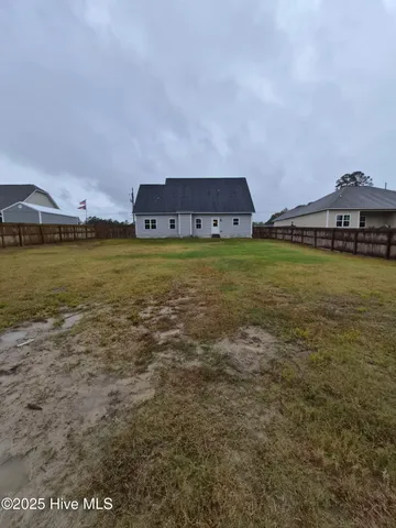 $1,975 | 616 Riggs Road, Hubert, NC 28539