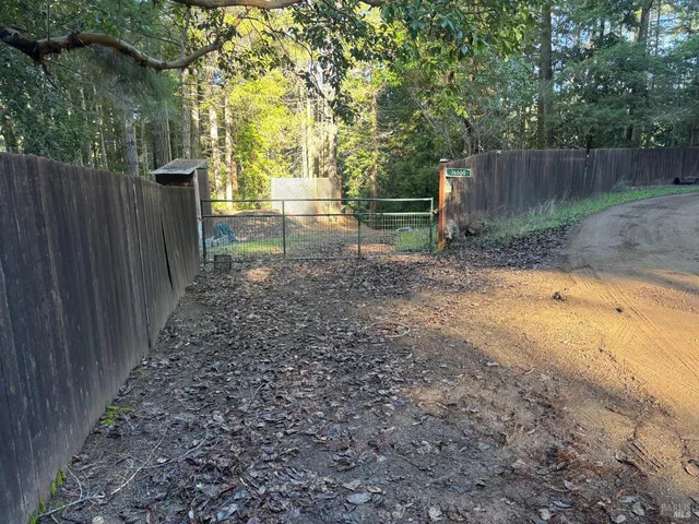 $425,000 | 36000 Nash Mill Road, Philo, CA 95466