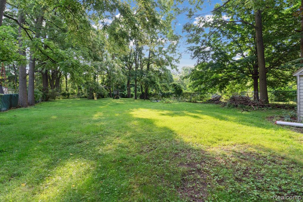 4311 Fenton Road Flint, MI 48529 - Photo 37 of 39