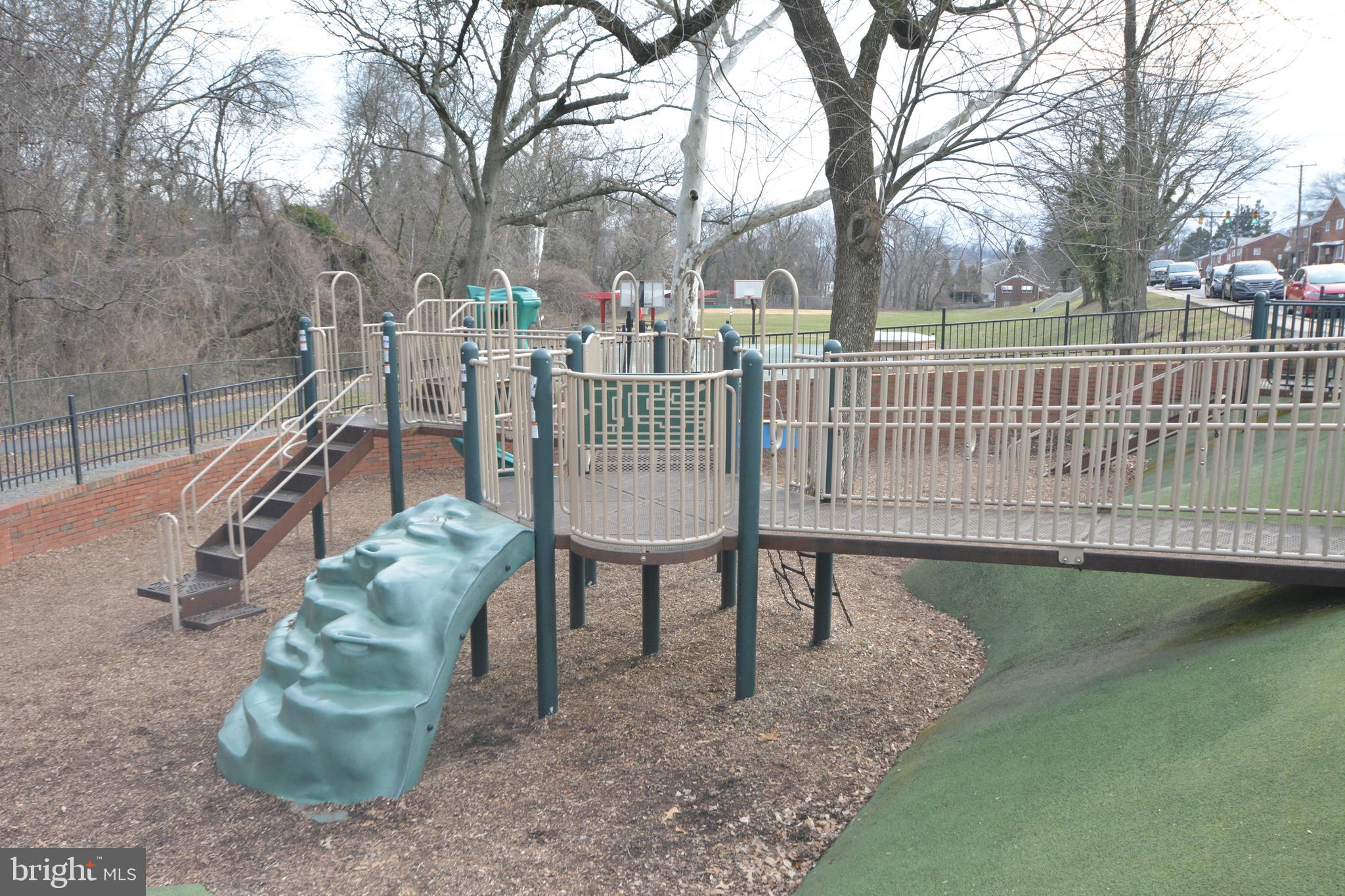 105 Skyhill Road, Unit 6 Alexandria, VA 22314 - Photo 29 of 39