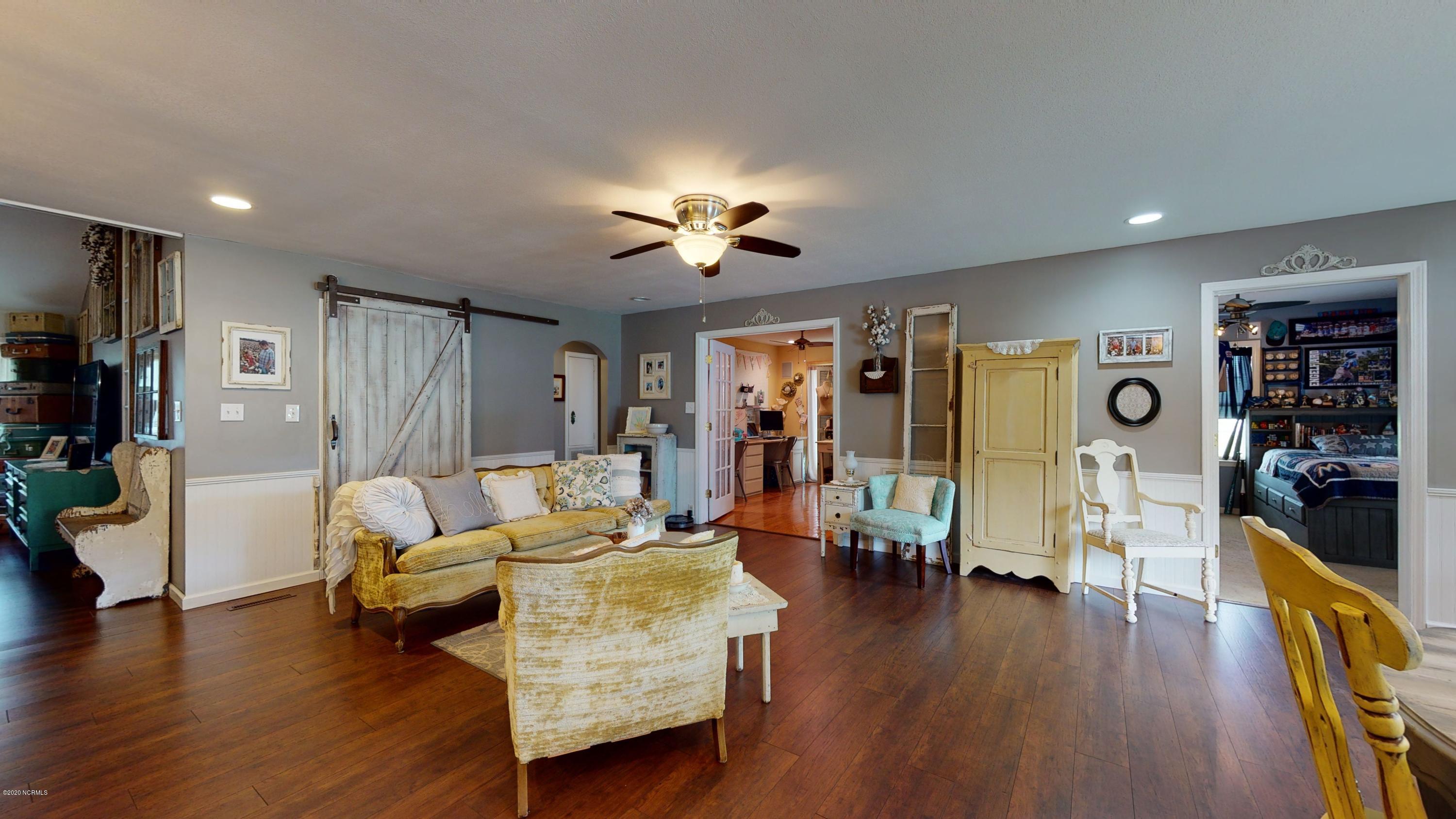 1263 Nine Foot Road Newport, NC 28570 - Photo 10 of 43 Den
