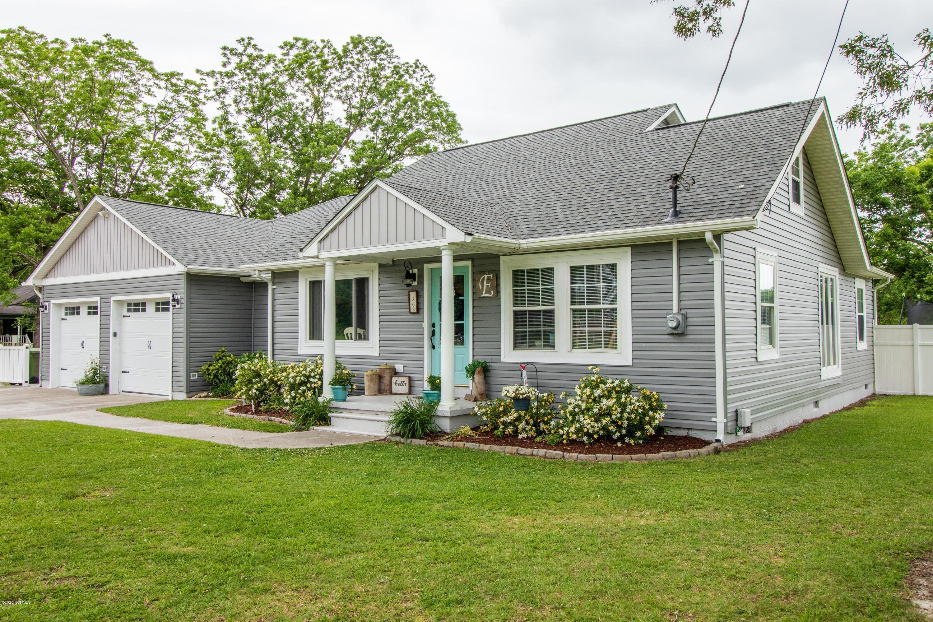 1263 Nine Foot Road Newport, NC 28570 - Photo 2 of 43 Front Of House